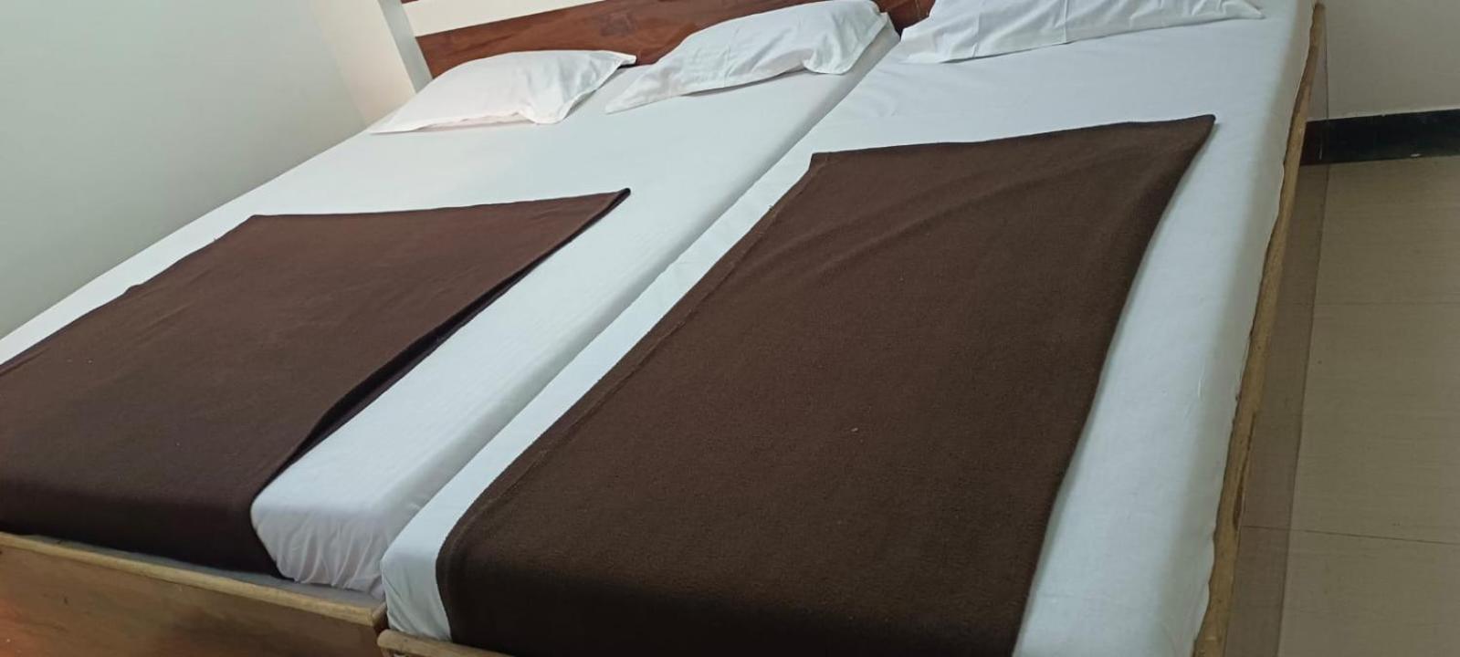 Sai Ganesh Guest House Shirdi Eksteriør bilde